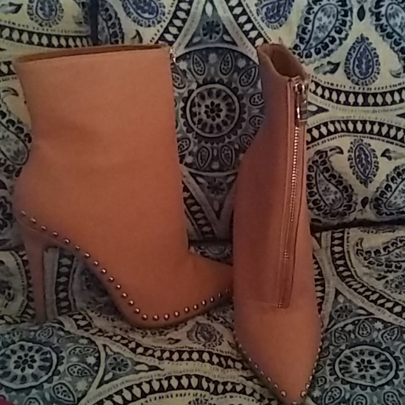 Booties - Picture 4 of 5